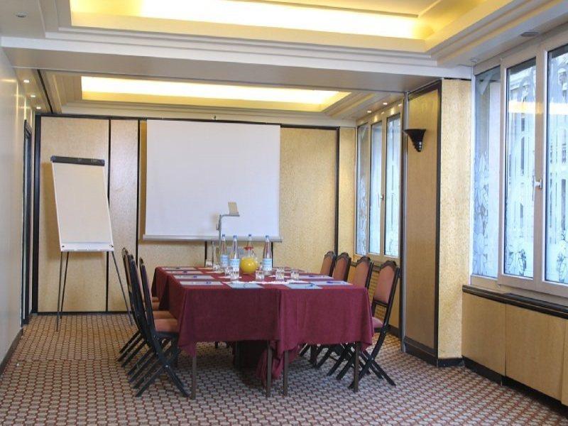 Hotel De Castiglione Paris Facilities photo